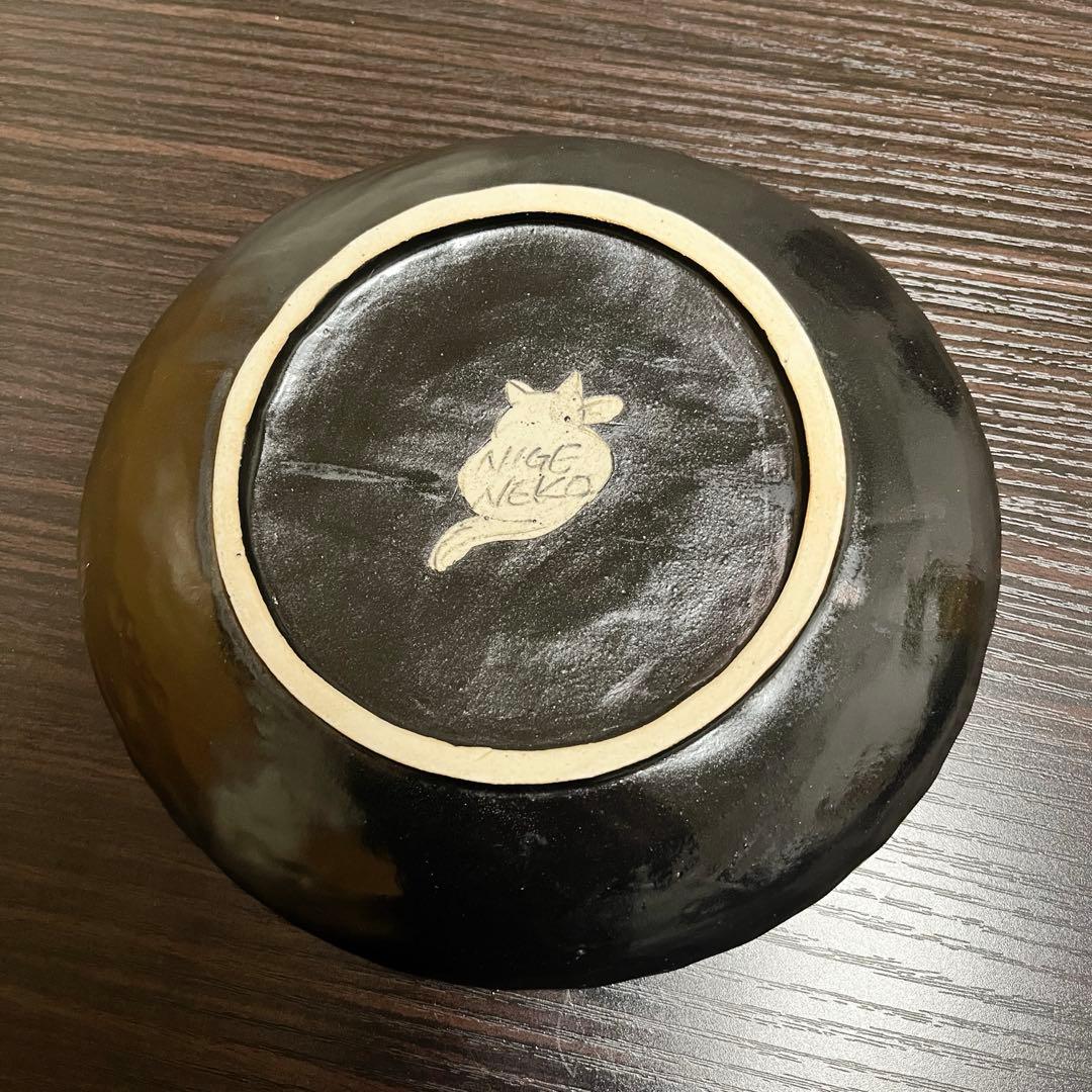 【一点物】 逃猫舎 20cm 手びねり 手描き 陶器 大皿 鯨 月 ナガスクジラ