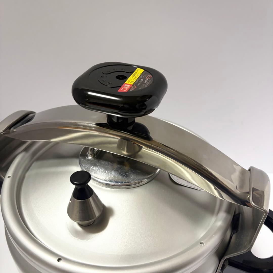 未使用品 RIKEN 家庭用圧力鍋 6.0L 圧力鍋 お料理ブック付き 理研