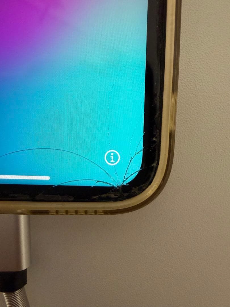 Apple iPhone 11 ホワイト 本体 充電ケーブル付き