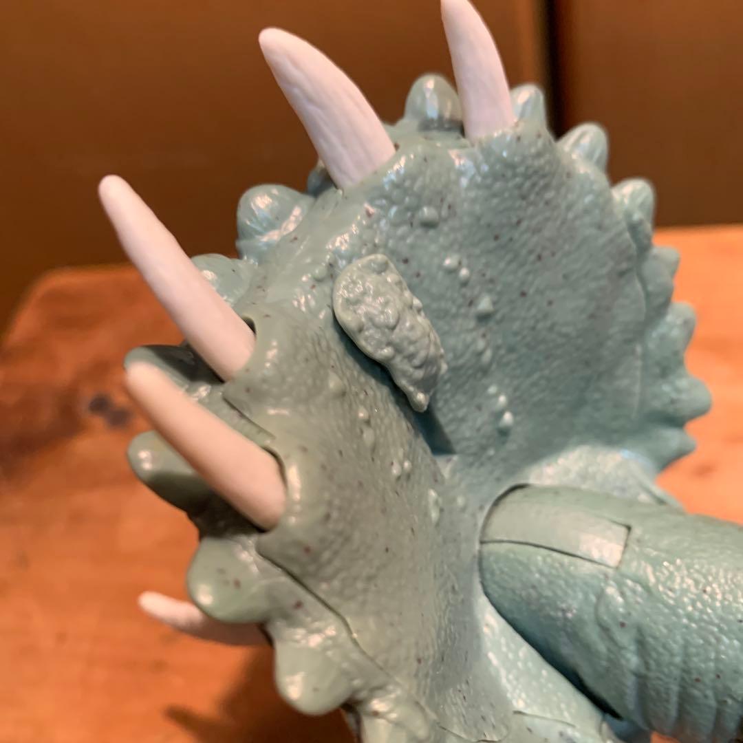 ジュラシックワールド　ビックアクション　恐竜フィギュア2体