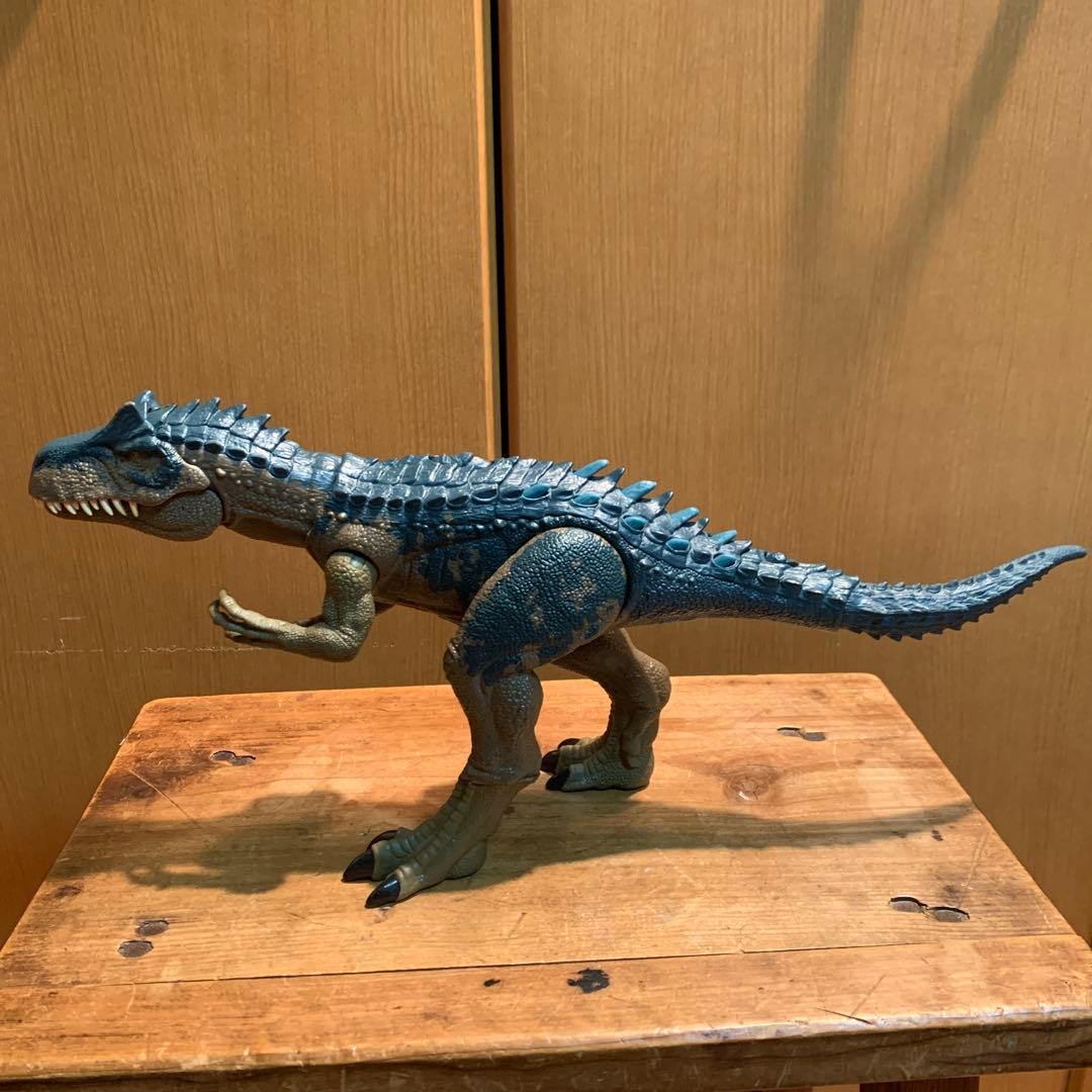 ジュラシックワールド　ビックアクション　恐竜フィギュア2体