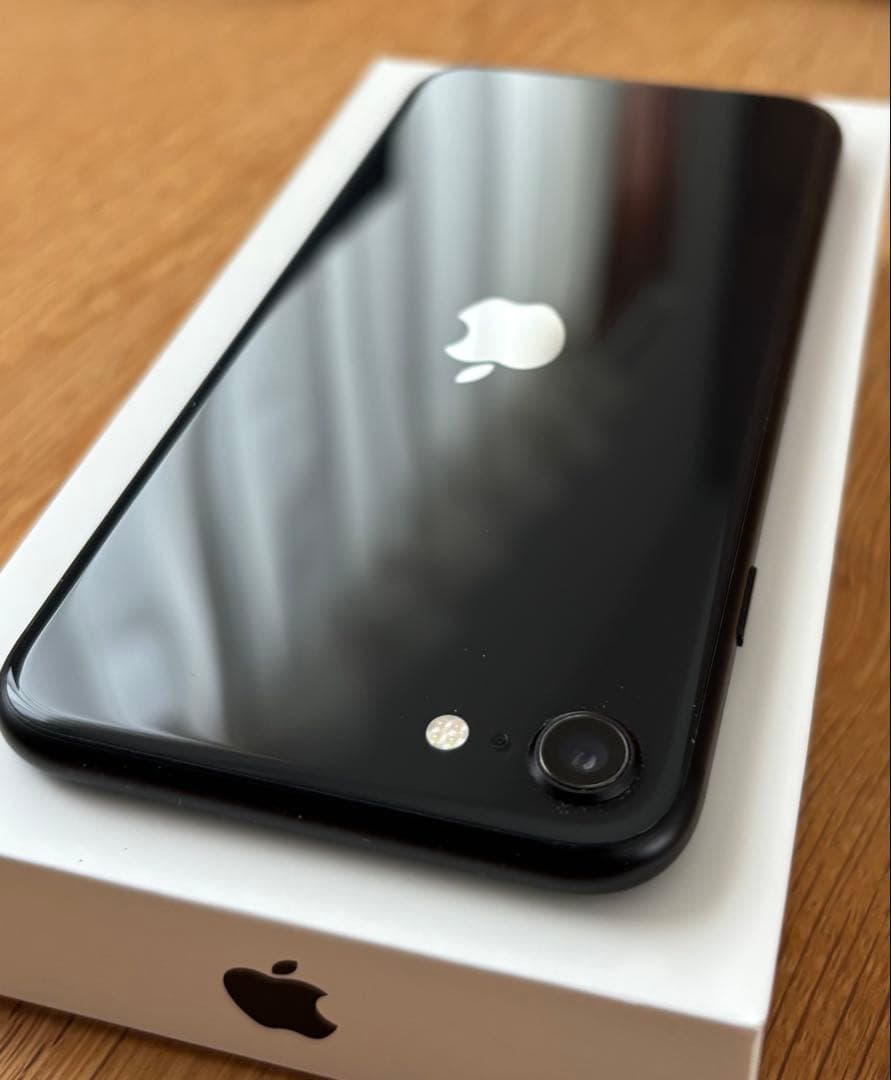 【美品】PhoneSE 第2世代 64GB ブラック SIMフリー