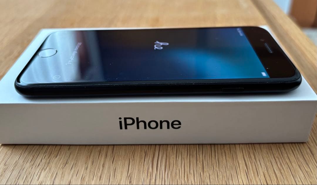 【美品】PhoneSE 第2世代 64GB ブラック SIMフリー