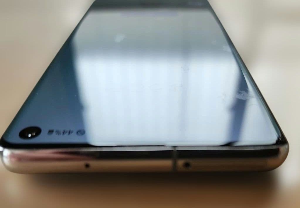 Galaxy S10 docomo ホワイト 本体　SC-03L　ケースおまけ付