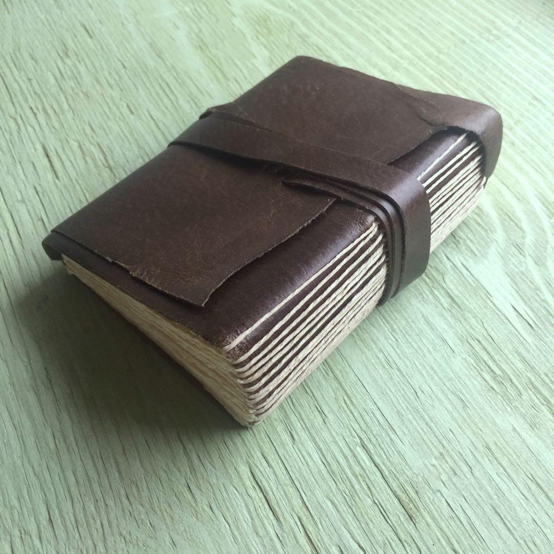 本革表紙の手縫手帳(チョコレート)