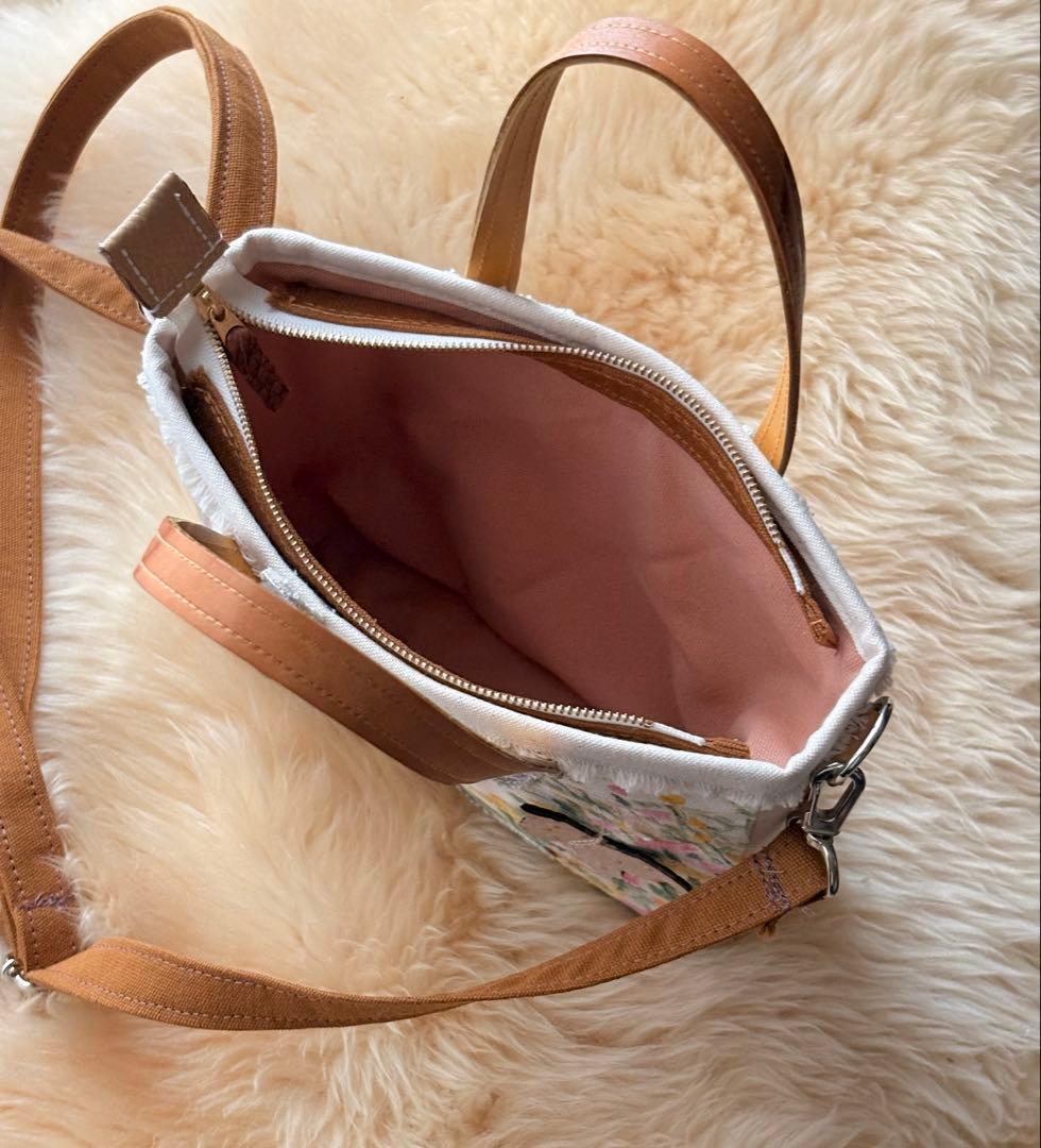 (手づくり)\"たわむれネコと宝物ねこ\"猫のアップリケハンドバッグ