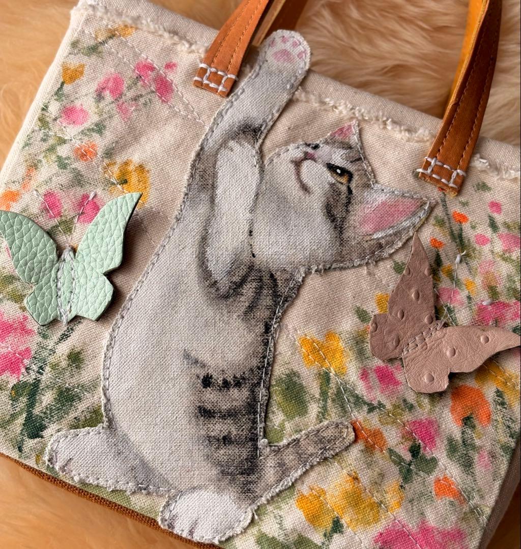 (手づくり)\"たわむれネコと宝物ねこ\"猫のアップリケハンドバッグ