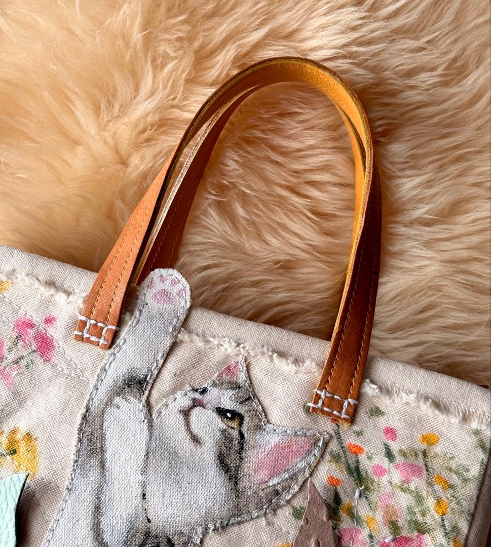 (手づくり)\"たわむれネコと宝物ねこ\"猫のアップリケハンドバッグ