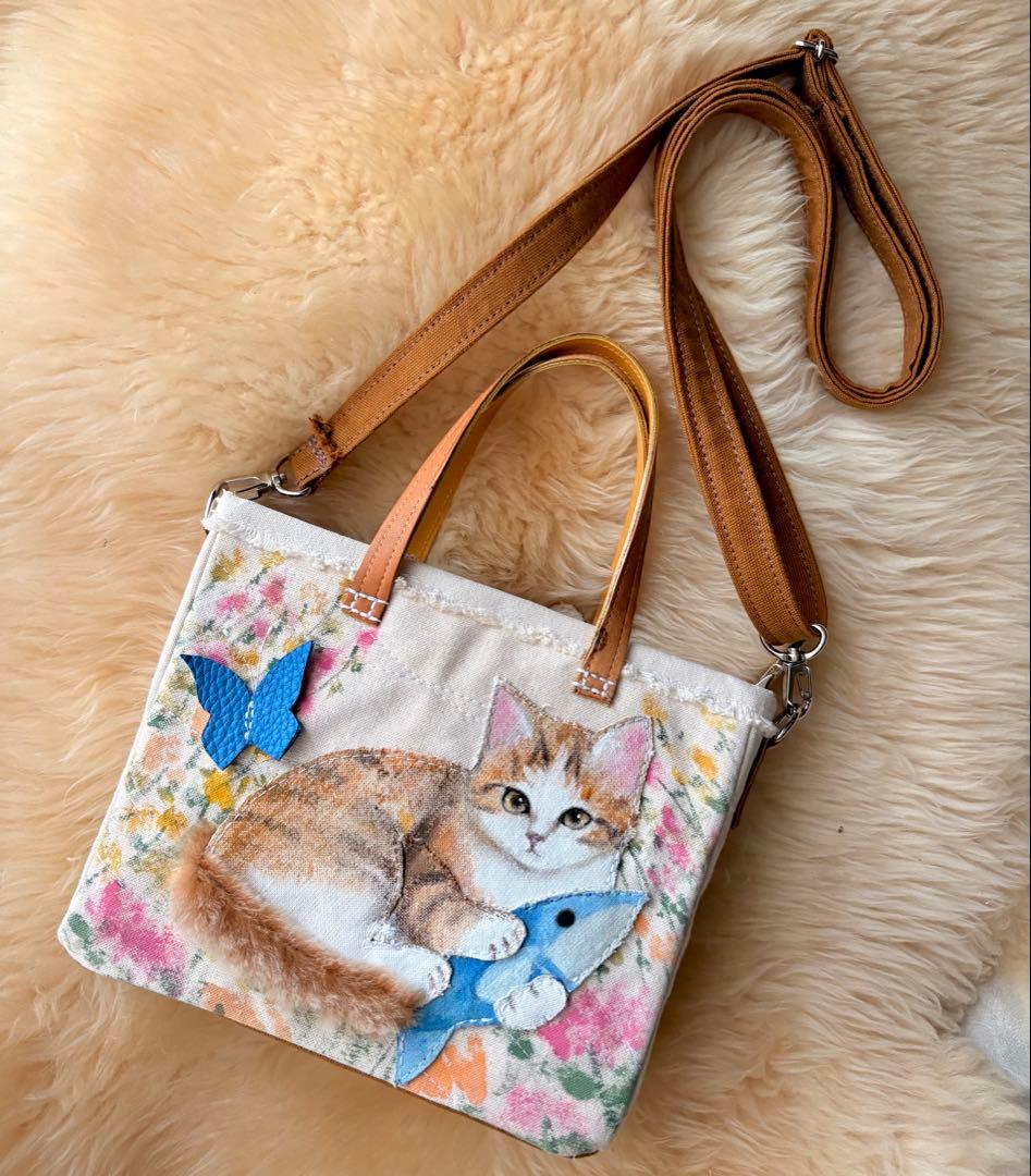 (手づくり)\"たわむれネコと宝物ねこ\"猫のアップリケハンドバッグ