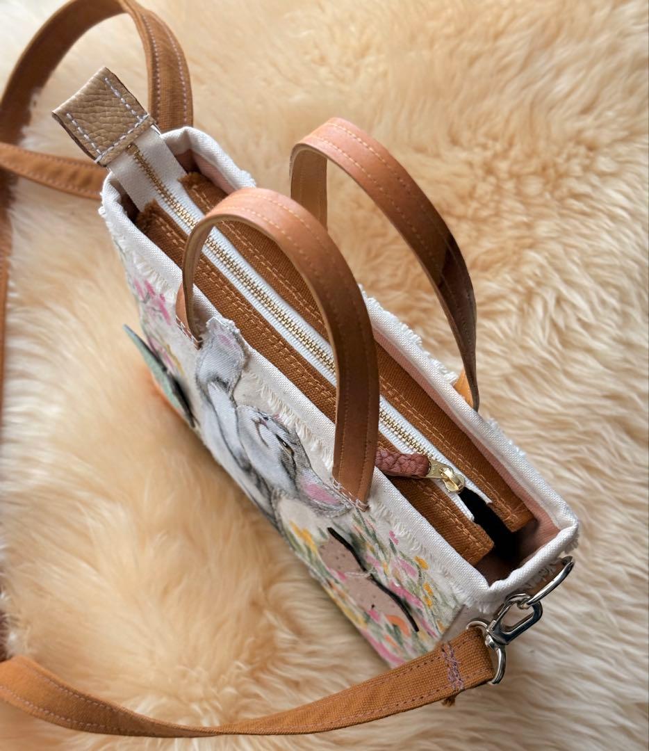 (手づくり)\"たわむれネコと宝物ねこ\"猫のアップリケハンドバッグ