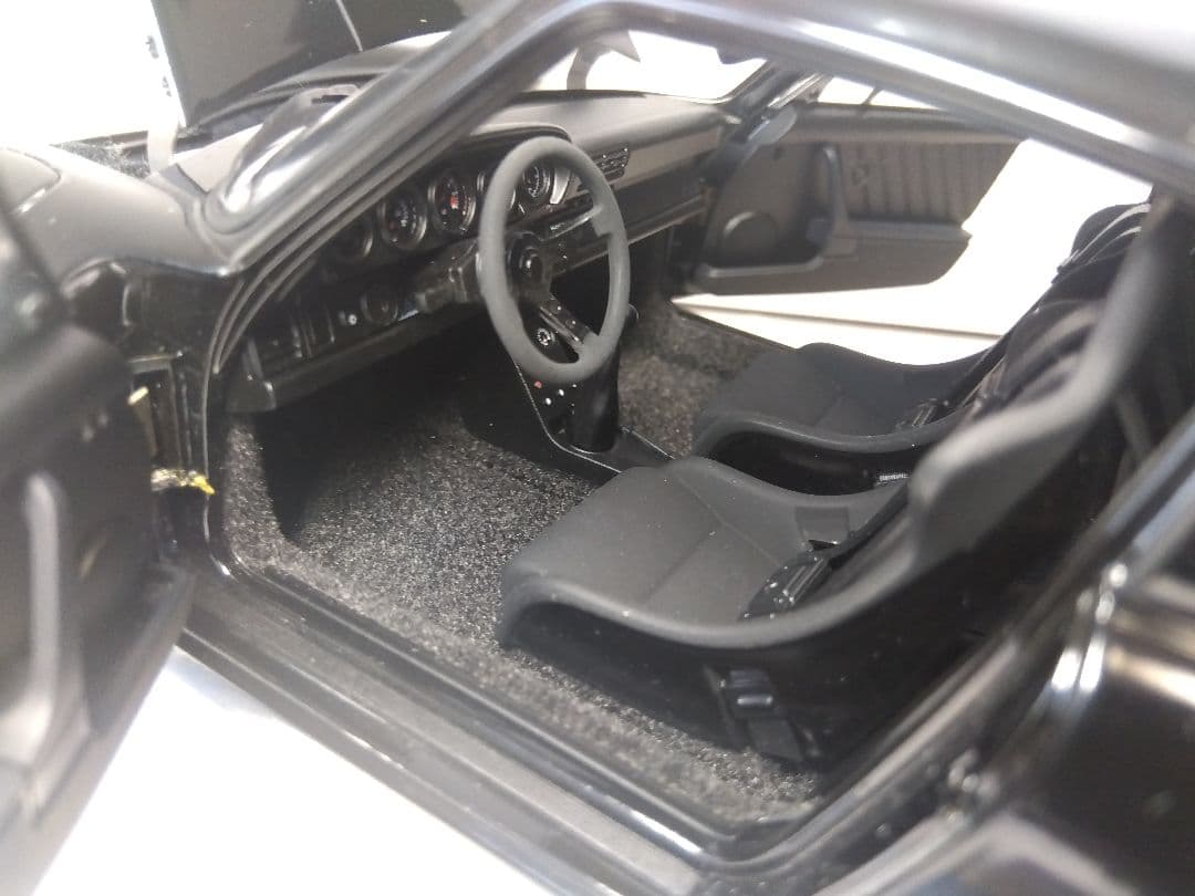 3532　オートアート　湾岸ミッドナイト　ポルシェ911ターボ　30周年