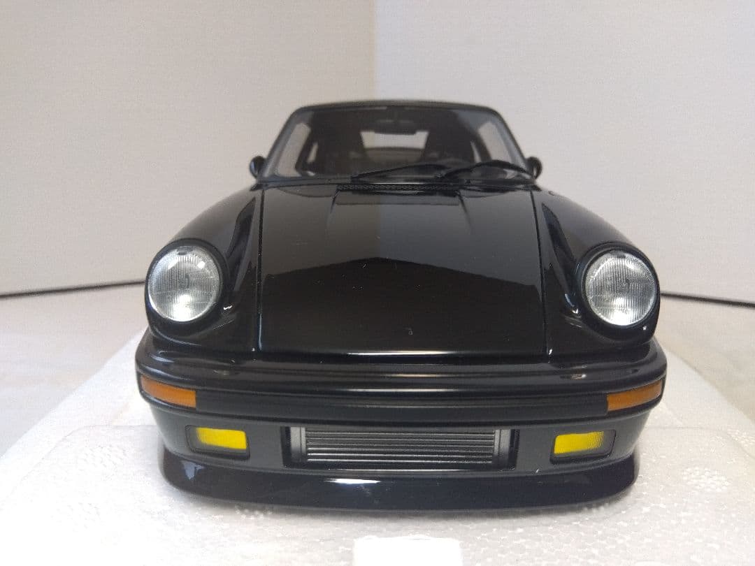 3532　オートアート　湾岸ミッドナイト　ポルシェ911ターボ　30周年