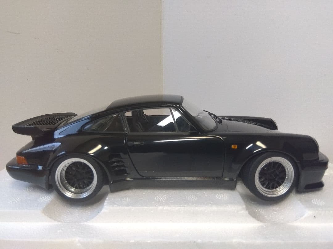 3532　オートアート　湾岸ミッドナイト　ポルシェ911ターボ　30周年