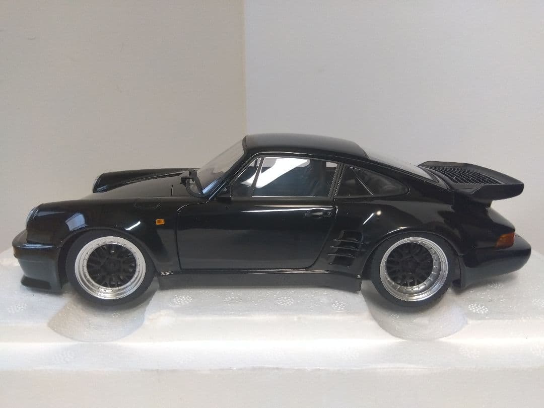 3532　オートアート　湾岸ミッドナイト　ポルシェ911ターボ　30周年