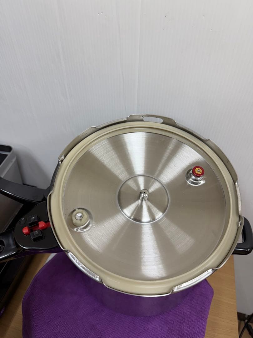 【良品】ECONO LAVINETT ステンレス圧力鍋 6L 付属品あり