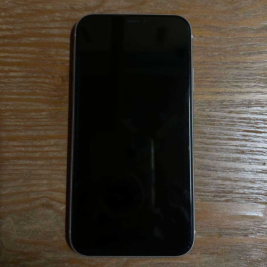 iPhone11 本体 64GD バッテリー86% docomoSIMロックあり