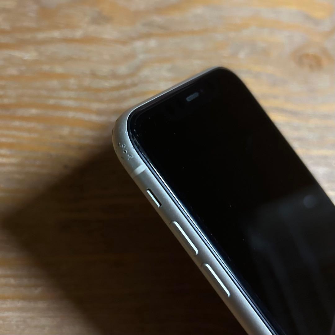 iPhone11 本体 64GD バッテリー86% docomoSIMロックあり