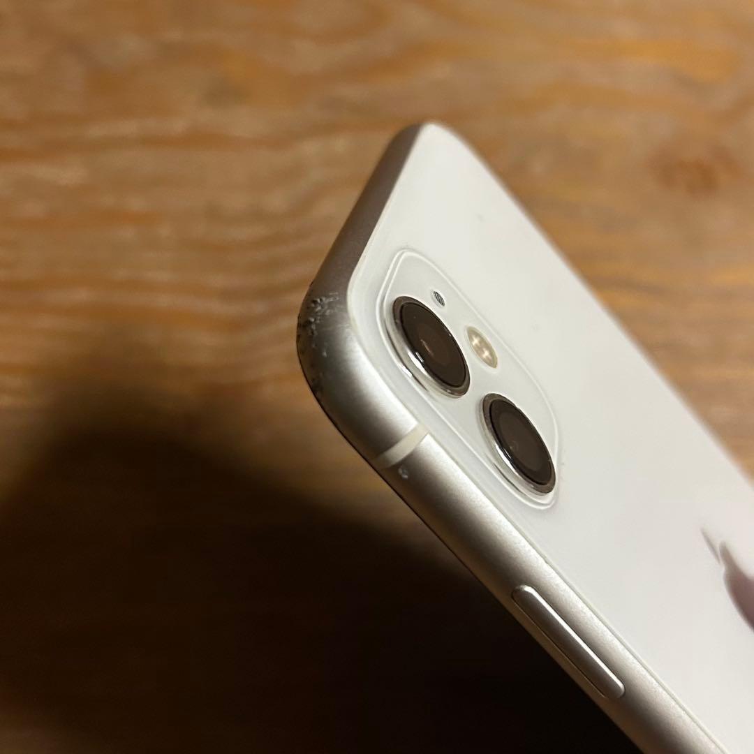 iPhone11 本体 64GD バッテリー86% docomoSIMロックあり