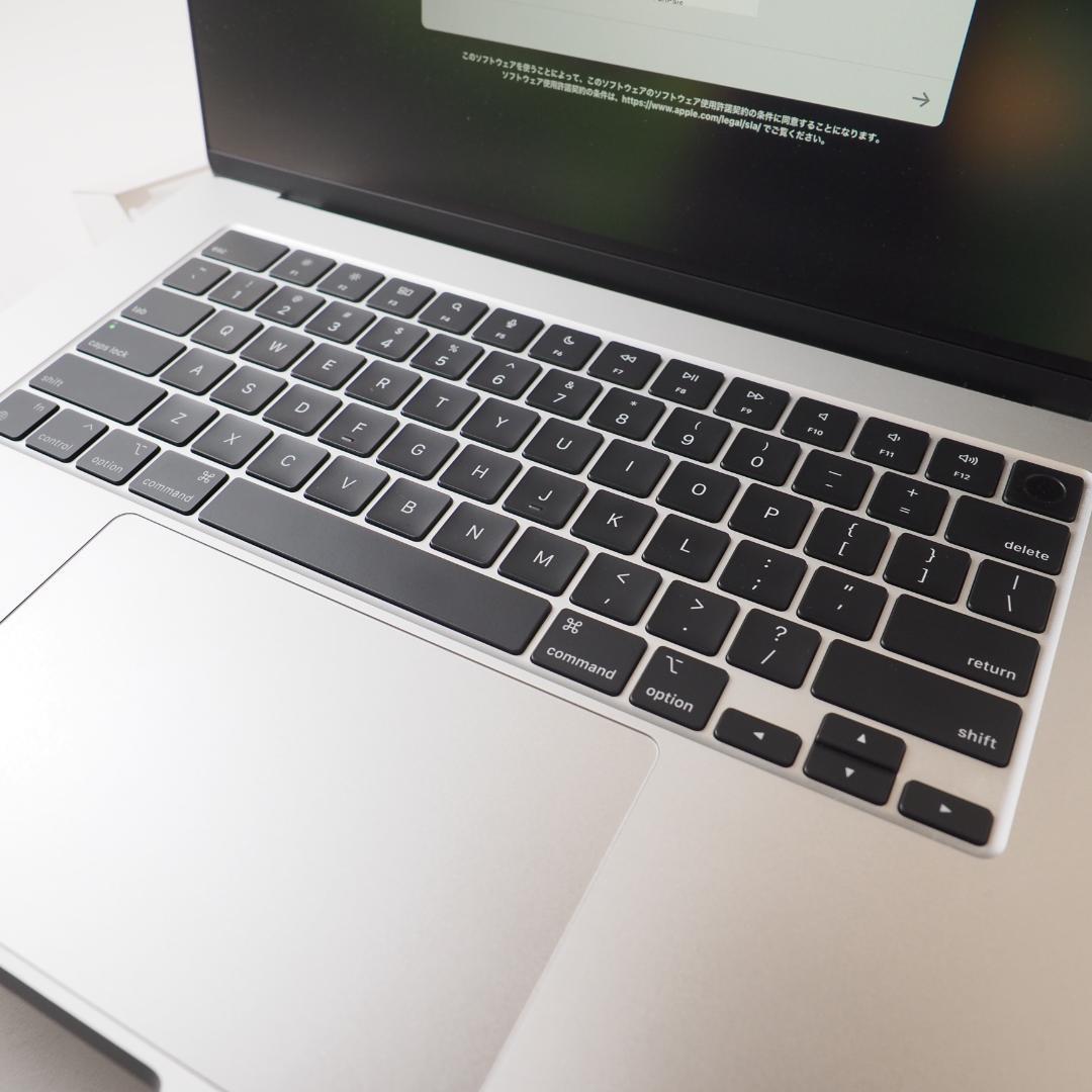 極美品 MacBook Air M3 15inch USキーボード シルバー