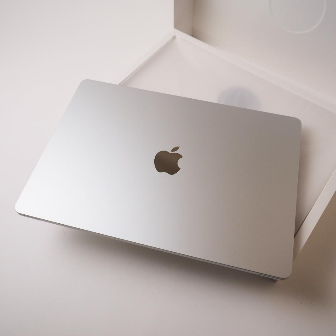 極美品 MacBook Air M3 15inch USキーボード シルバー