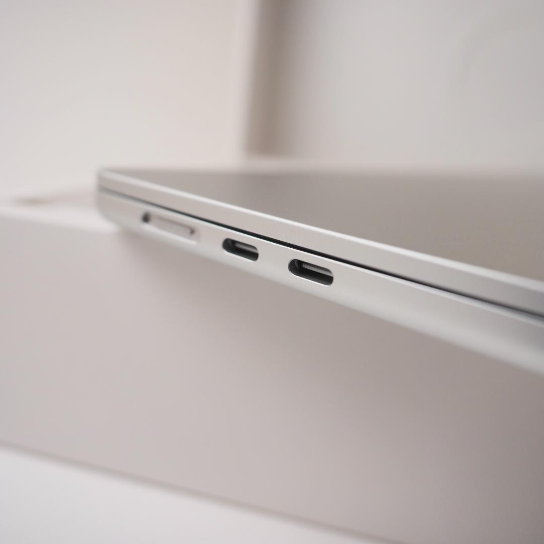 極美品 MacBook Air M3 15inch USキーボード シルバー