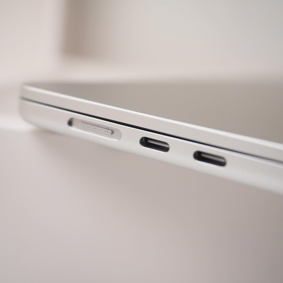 極美品 MacBook Air M3 15inch USキーボード シルバー