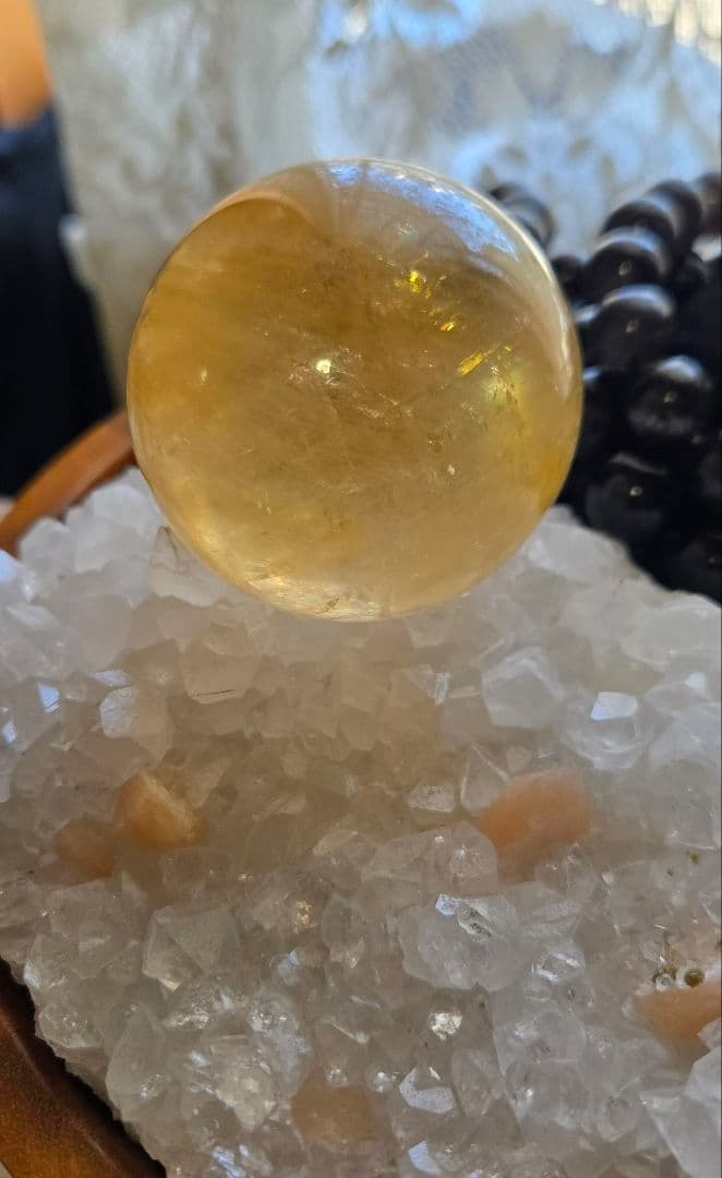 ★ゴールデンカルサイト★ メキシコ産　丸玉　置物 ハニーゴールドカラー