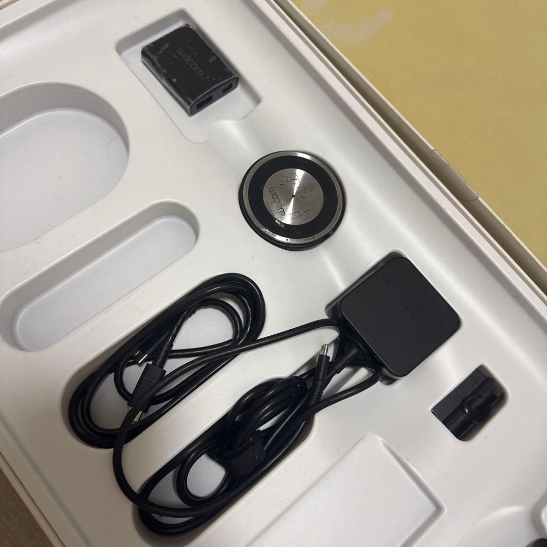 Wacom Cintiq Pro 液晶ペンタブレット本体　2017版