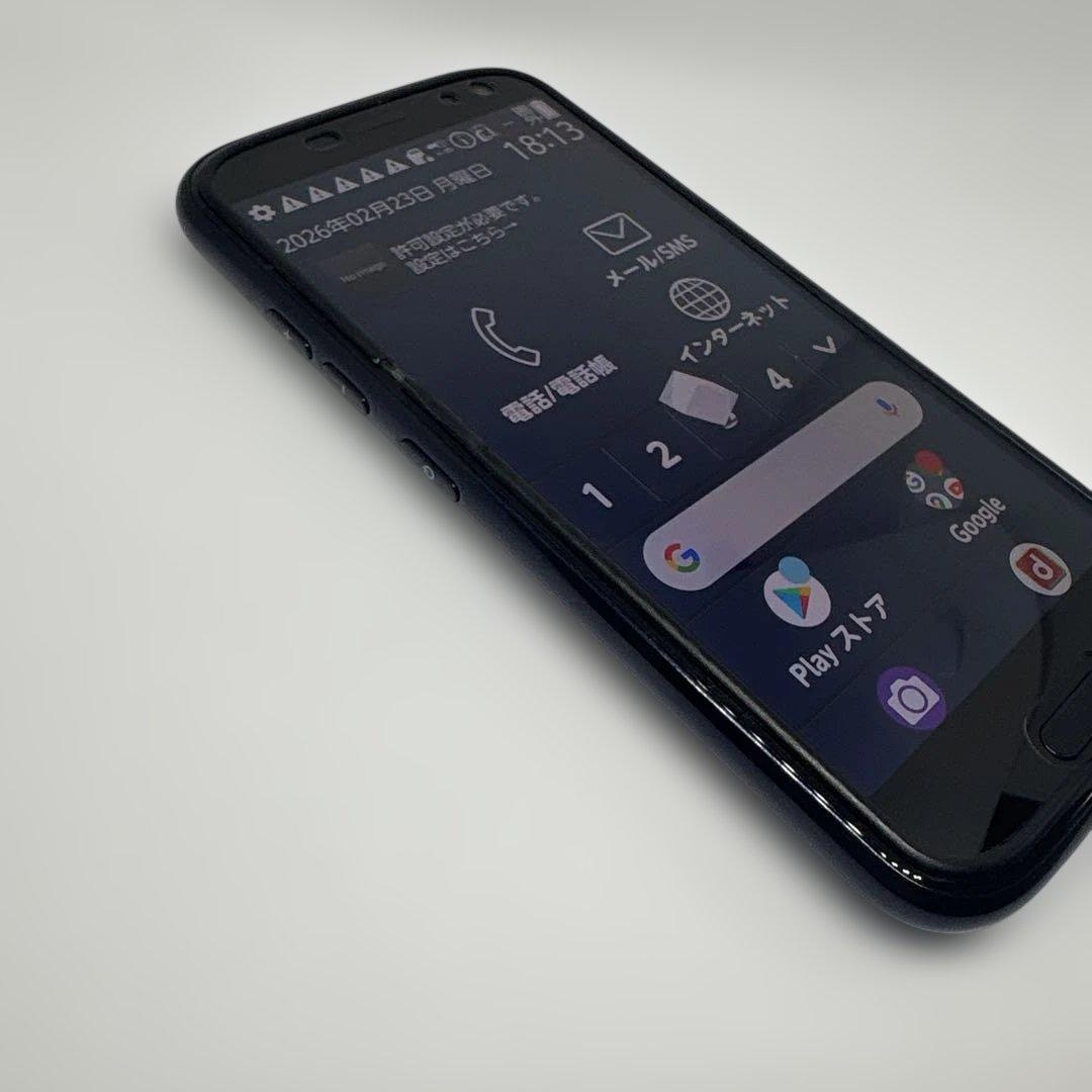 美品 らくらくスマートフォン FCNT F-52B Androidスマホ 簡単