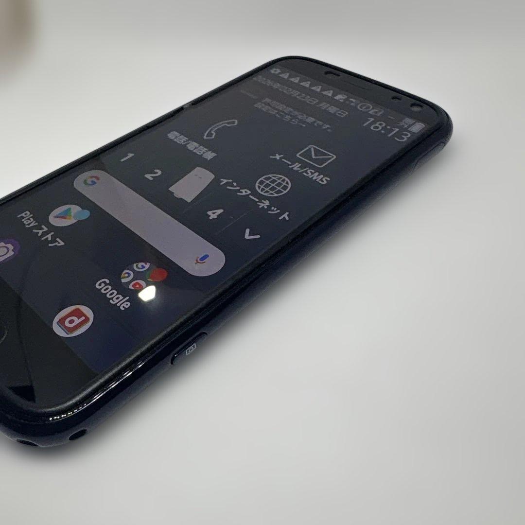 美品 らくらくスマートフォン FCNT F-52B Androidスマホ 簡単