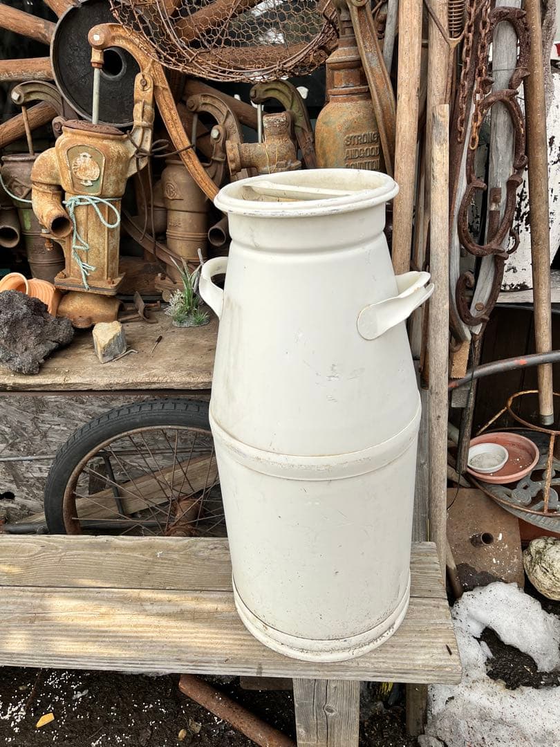 牛乳缶、牛乳輸送缶、白い牛乳缶、ミルク缶、特大牛乳缶、特大ミルク缶 インテリア缶