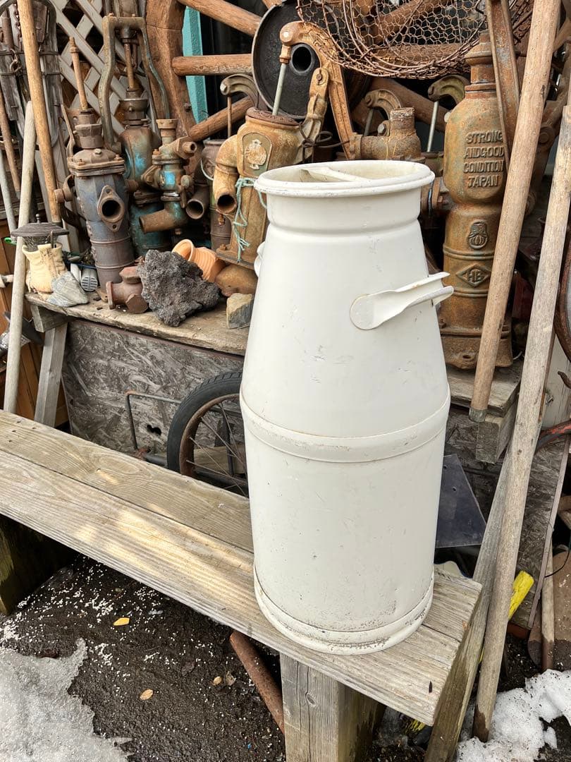 牛乳缶、牛乳輸送缶、白い牛乳缶、ミルク缶、特大牛乳缶、特大ミルク缶 インテリア缶