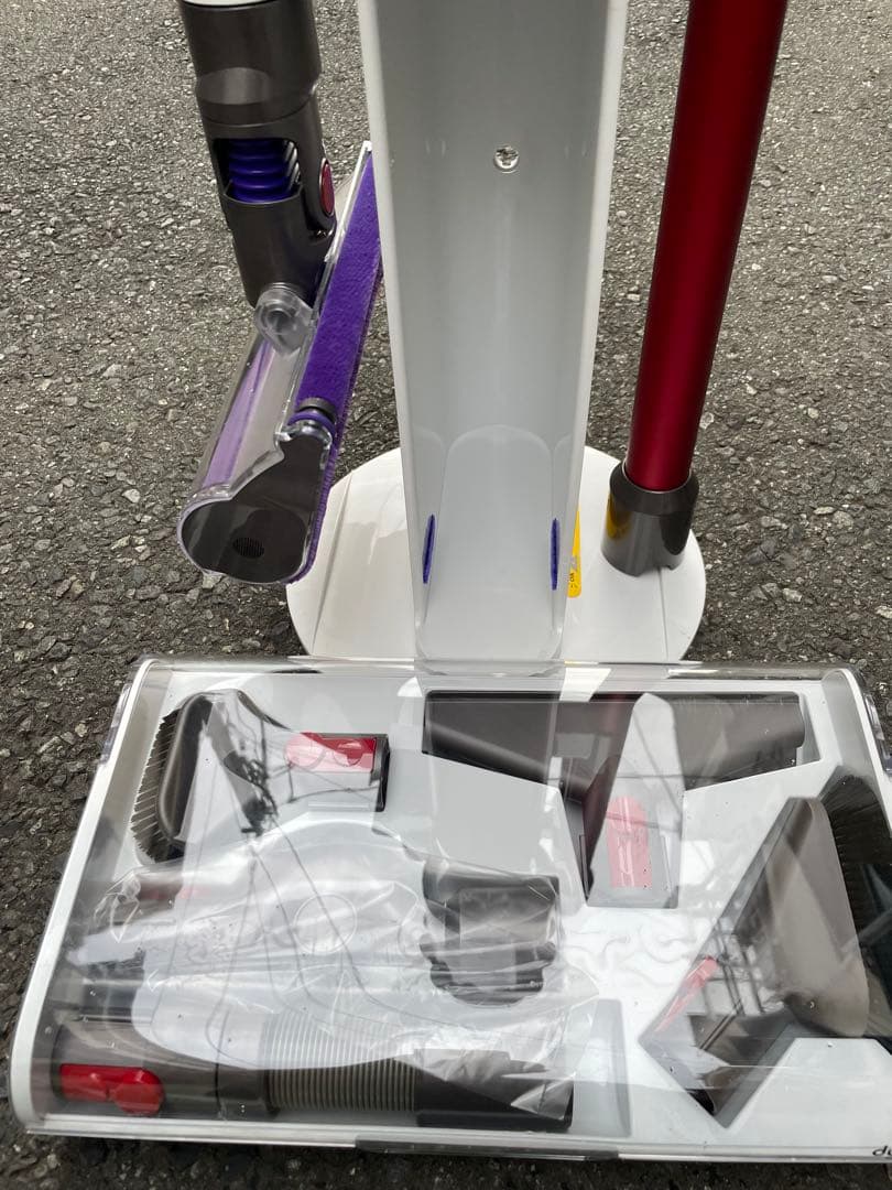 【直営店限定・美品】Dyson V10 サイクロン掃除機 専用ドック付｜動作良好