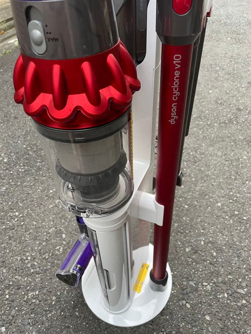 【直営店限定・美品】Dyson V10 サイクロン掃除機 専用ドック付｜動作良好