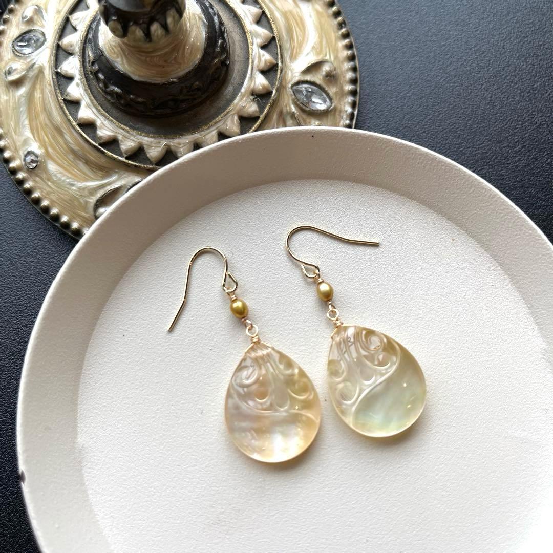 イエローMOP＆水晶スクロールカービング＊ピアスorイヤリング