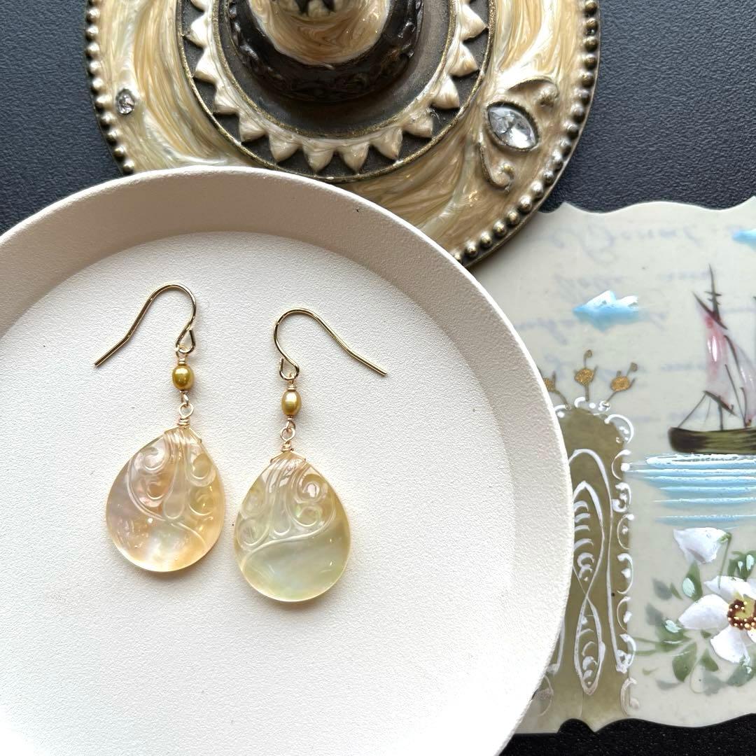 イエローMOP＆水晶スクロールカービング＊ピアスorイヤリング