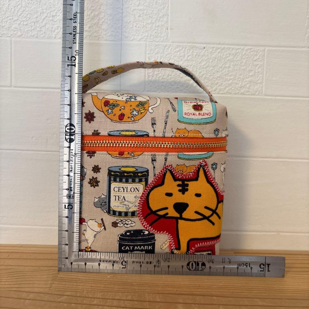感謝価格　SALE 猫柄　持ち手付き縦型ポーチ　20cmファスナー　ハンドメイド