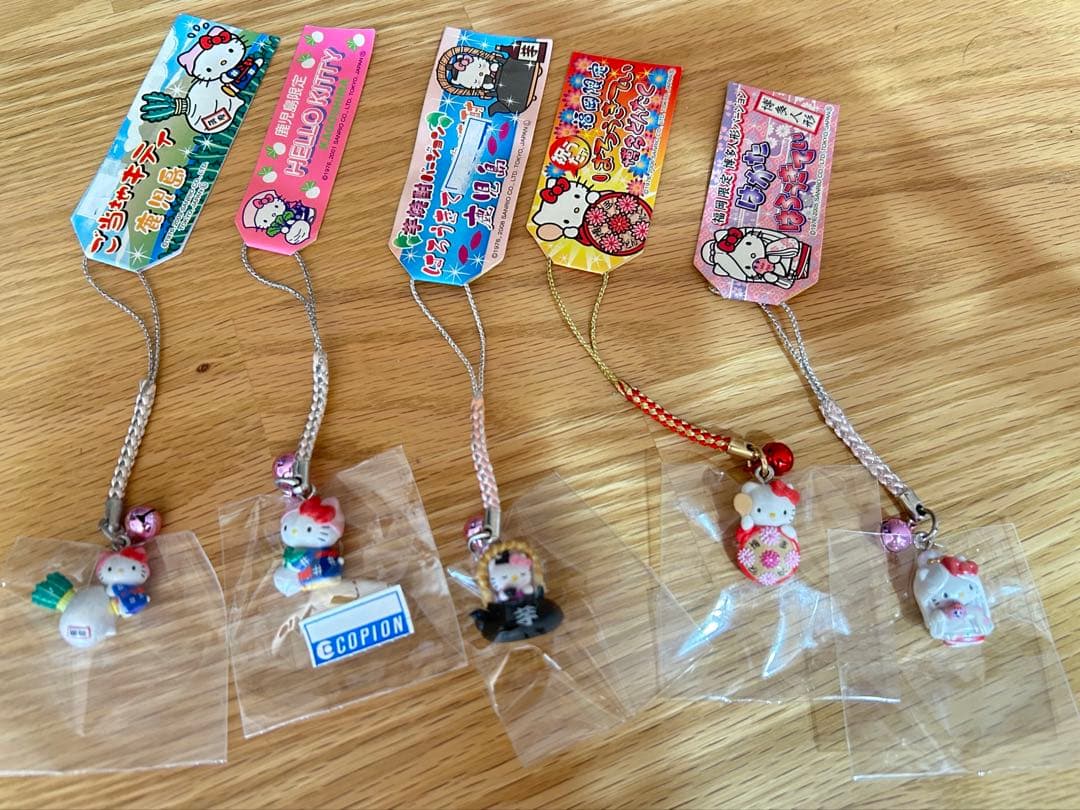 ご当地キティ　根付けストラップ　九州　鹿児島　博多
