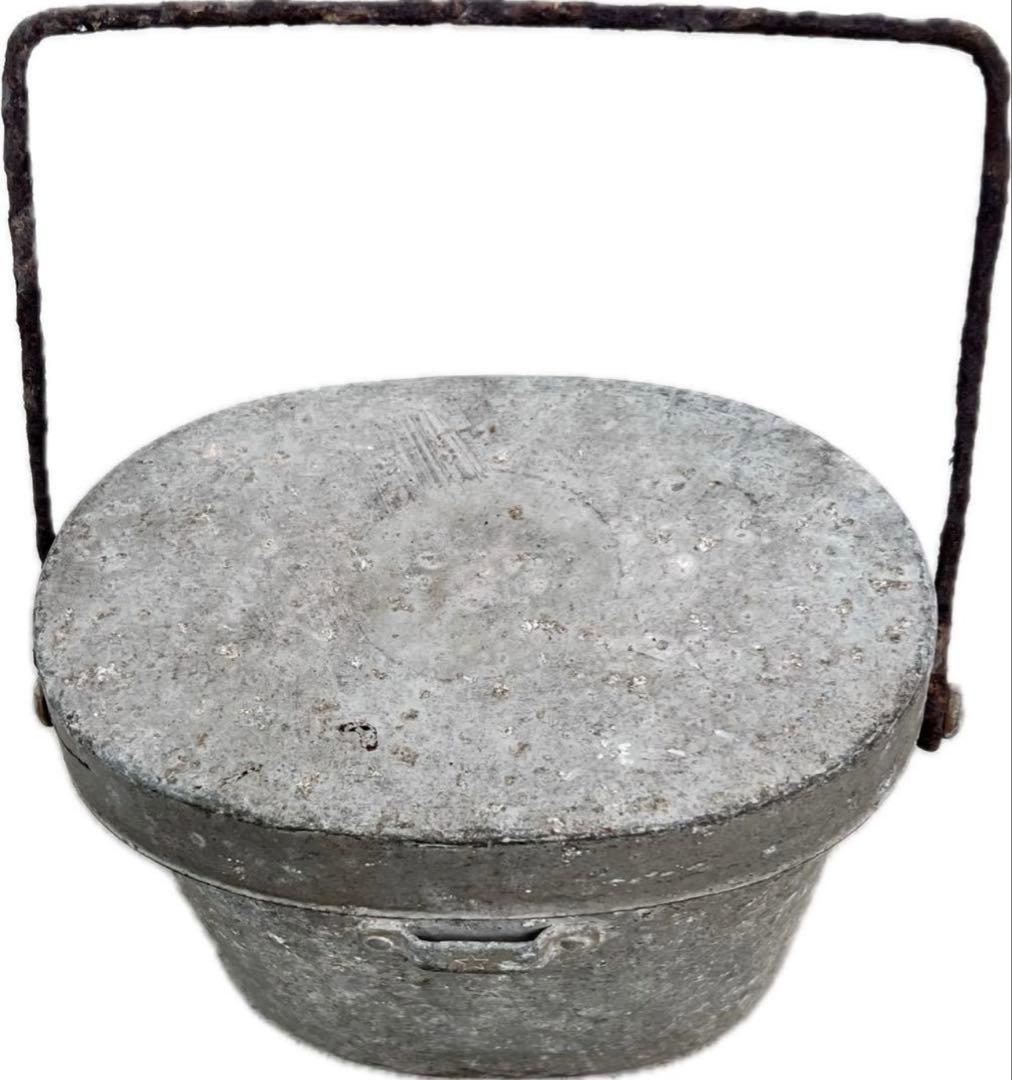 旧日本軍 希少装備品 4点セット 刻印飯盒 革素材水筒 桜星鉄帽