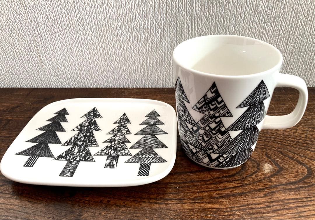 未使用　マリメッコ クーシコッサ　ブラック　プレート マグカップ