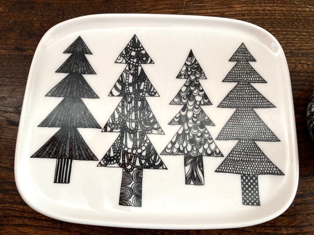 未使用　マリメッコ クーシコッサ　ブラック　プレート マグカップ