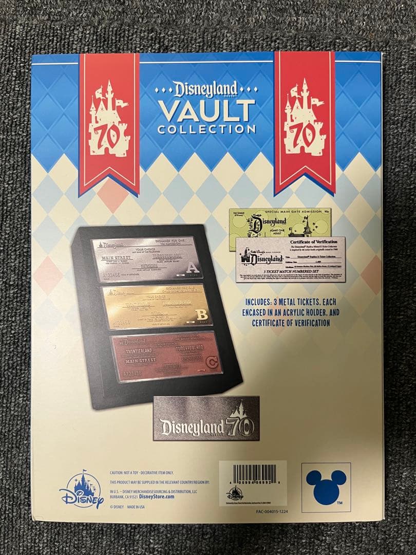 Disney Vault Collection 70thレプリカ　メタルチケット