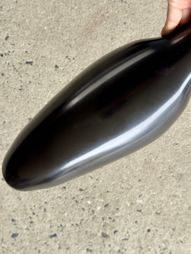 Langlitz Leathers 黒い衣類ハンガー