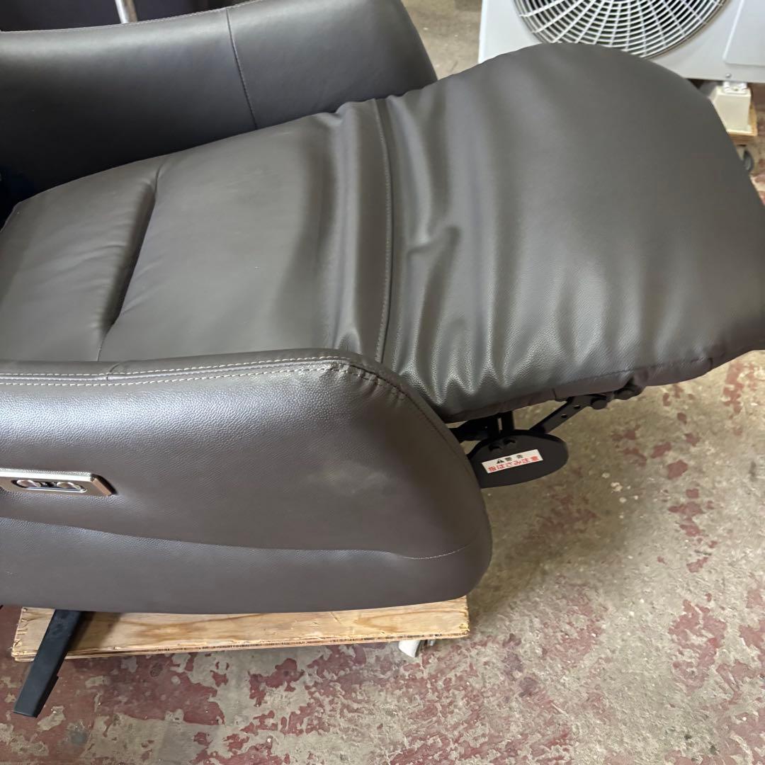 瀧511 ニトリ 電動リクライニングパーソナルチェア2モーター LE01