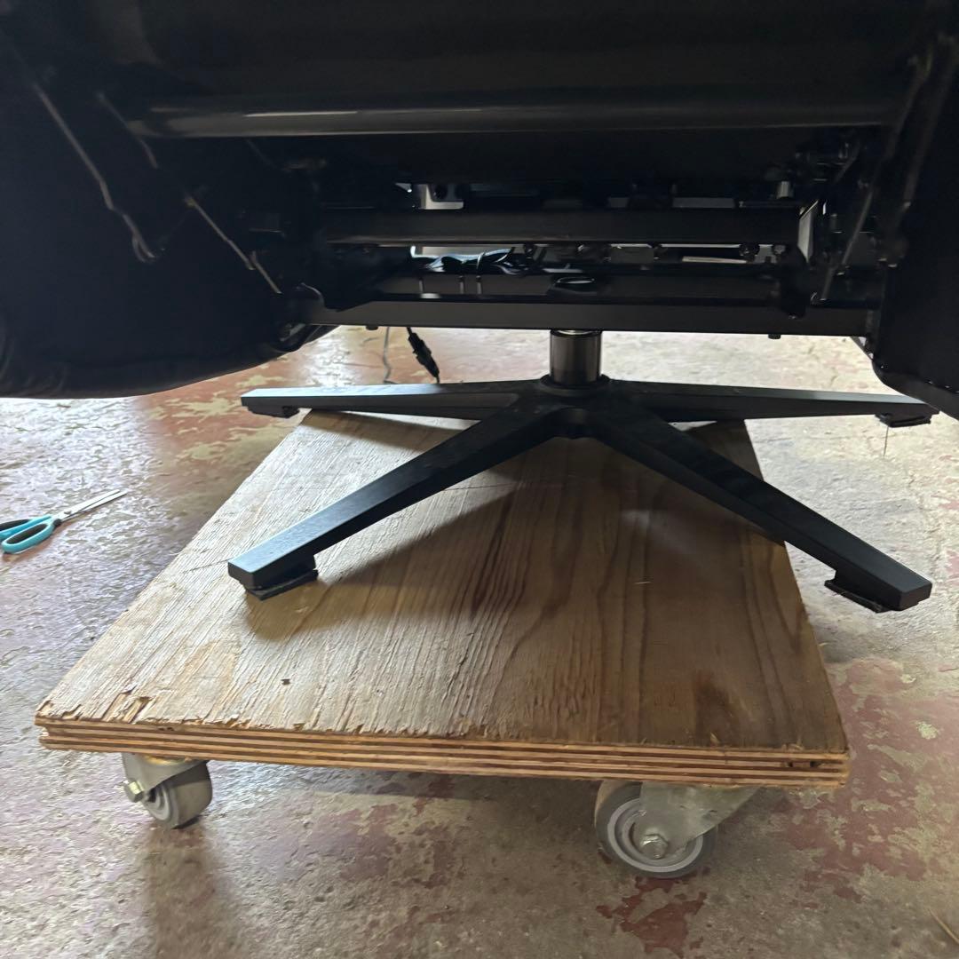 瀧511 ニトリ 電動リクライニングパーソナルチェア2モーター LE01