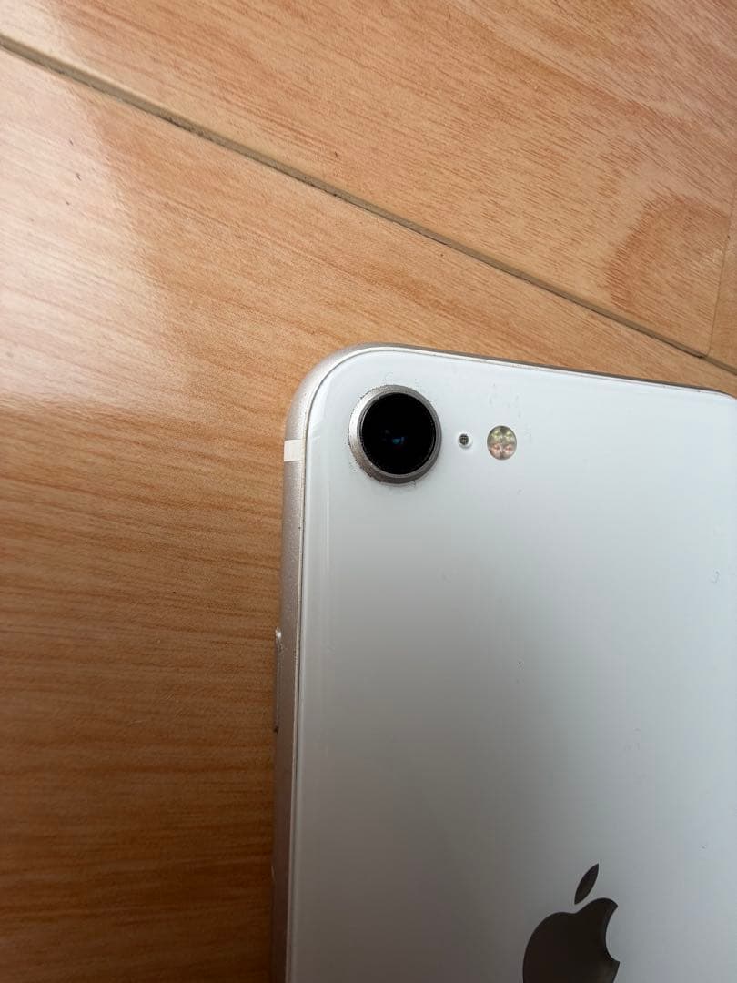 Apple iPhone SE (第2世代) ホワイト 本体 バッテリー81%