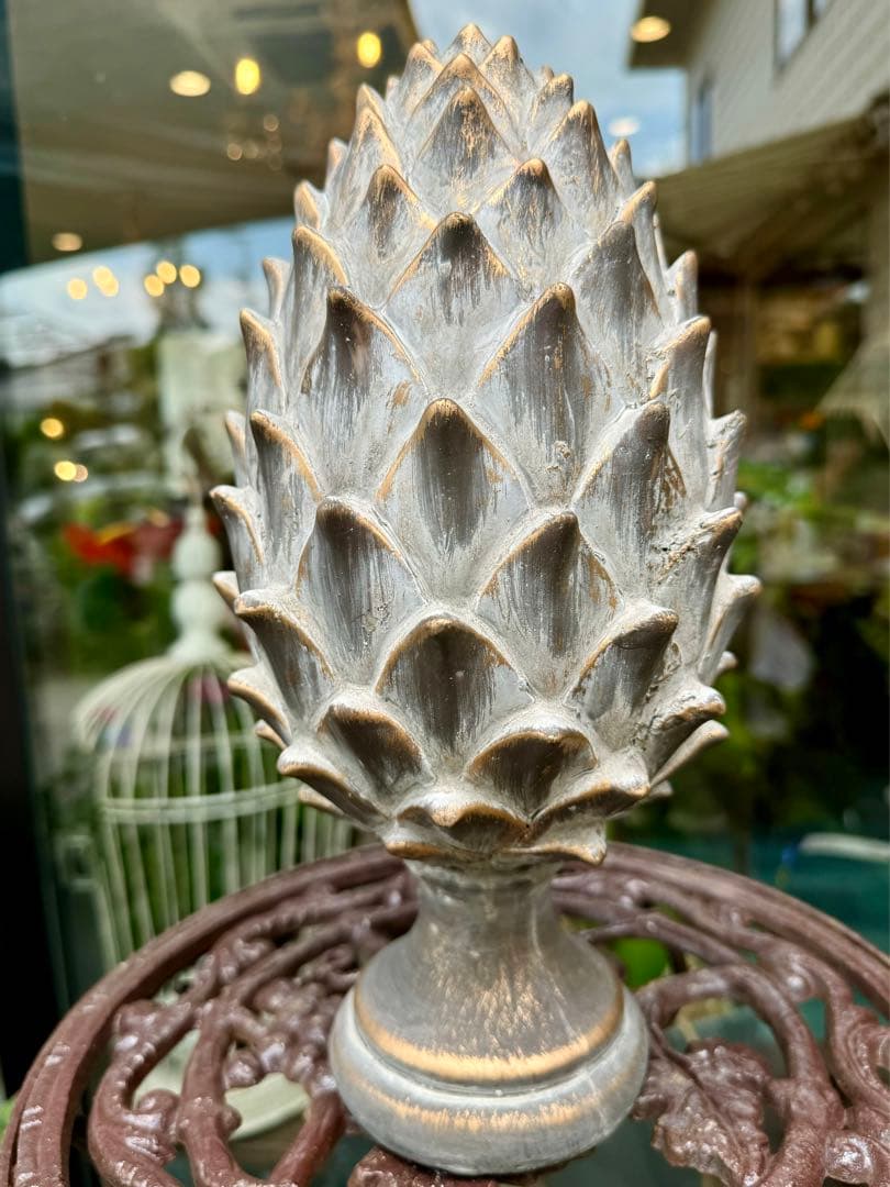 アンティチョーク　エレガント　ポリレジン　アンティーク調　置物