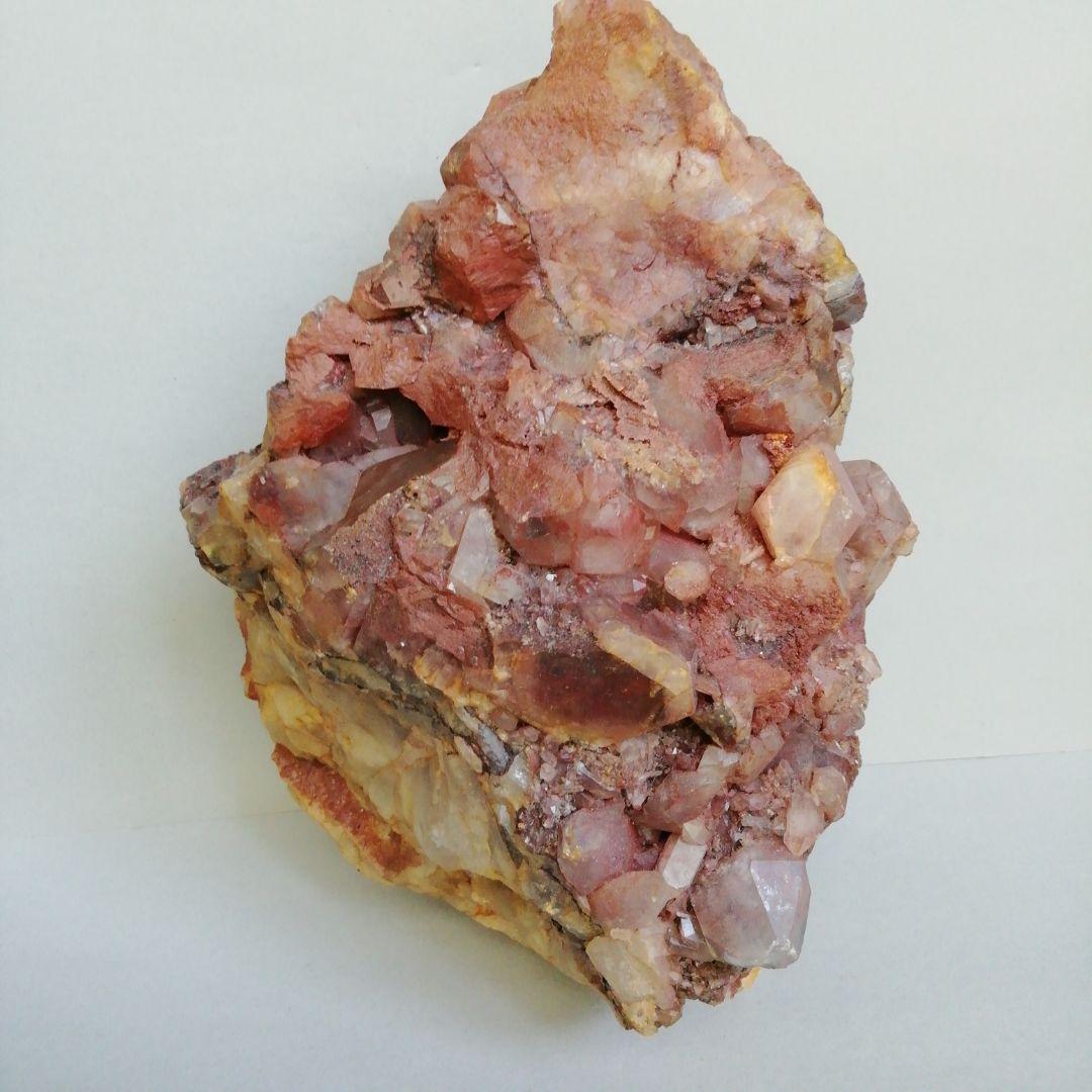 天然石　 原石レッドファントム クライスラー5.6kg台座付き