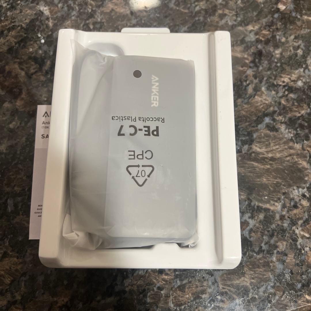 未使用ANKER モバイルバッテリー10000mAh lightning　黒