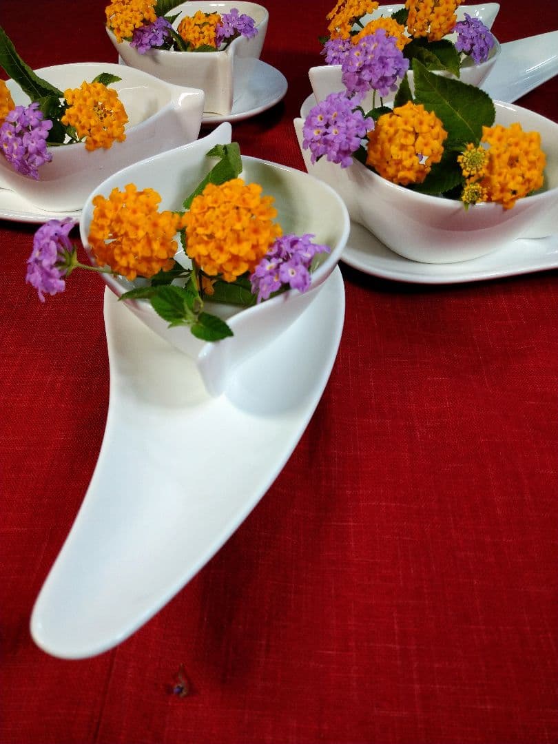 ♥華やかなパーティーセット♥素敵なディスプレイ♥新品【オシャレな３種類２組８皿】